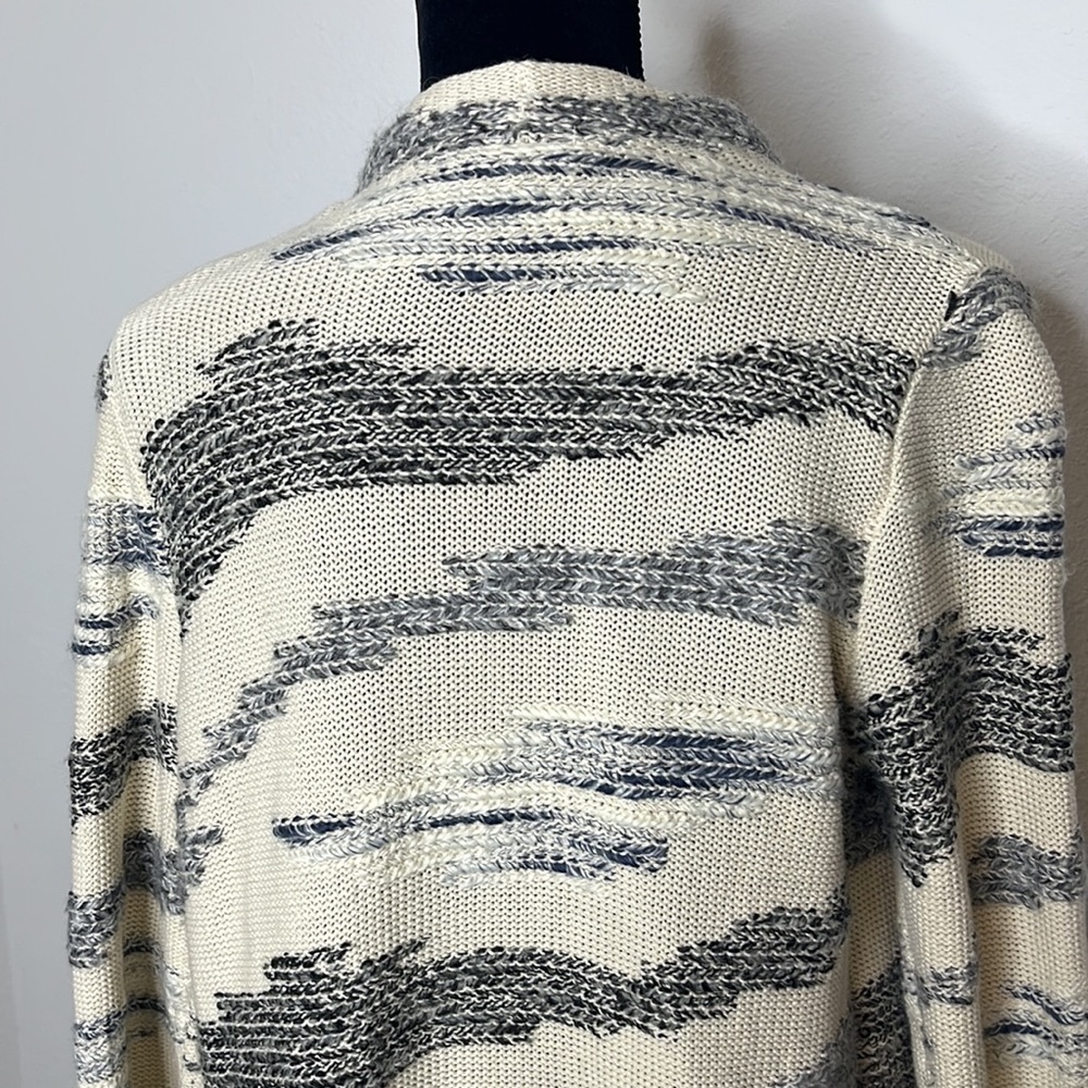 Lucky Brand cardigan sweater. Cream, gray,blue. Size Medium, Excellent Pre-loved - Picture 4 of 6